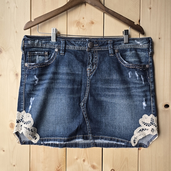 Silver Jeans Dresses & Skirts - Silver Bootlegger Denim Mini Skirt Francy Super Stretch Blue Lace Size 34